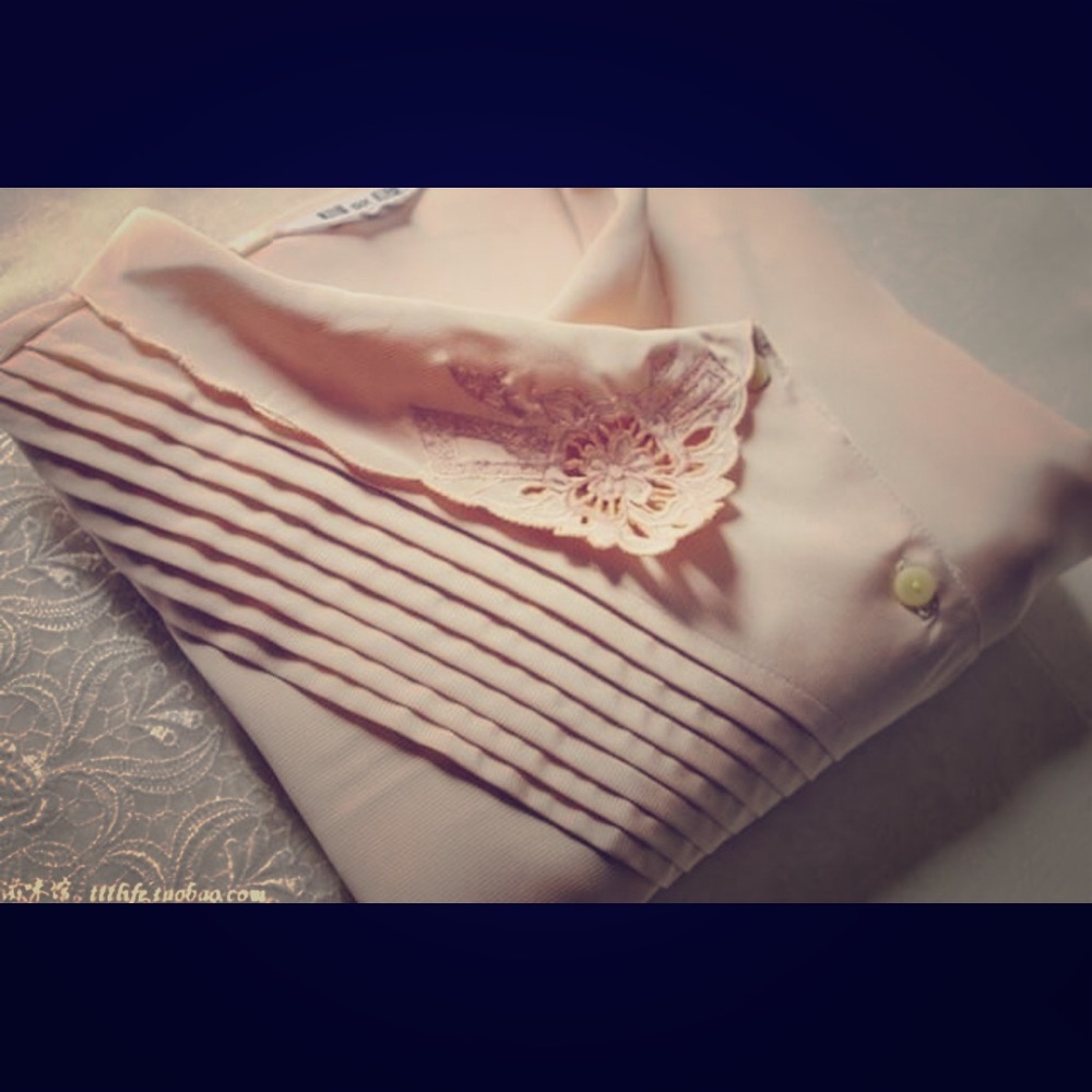 Soft warm blush vintage blouse - 38” chest